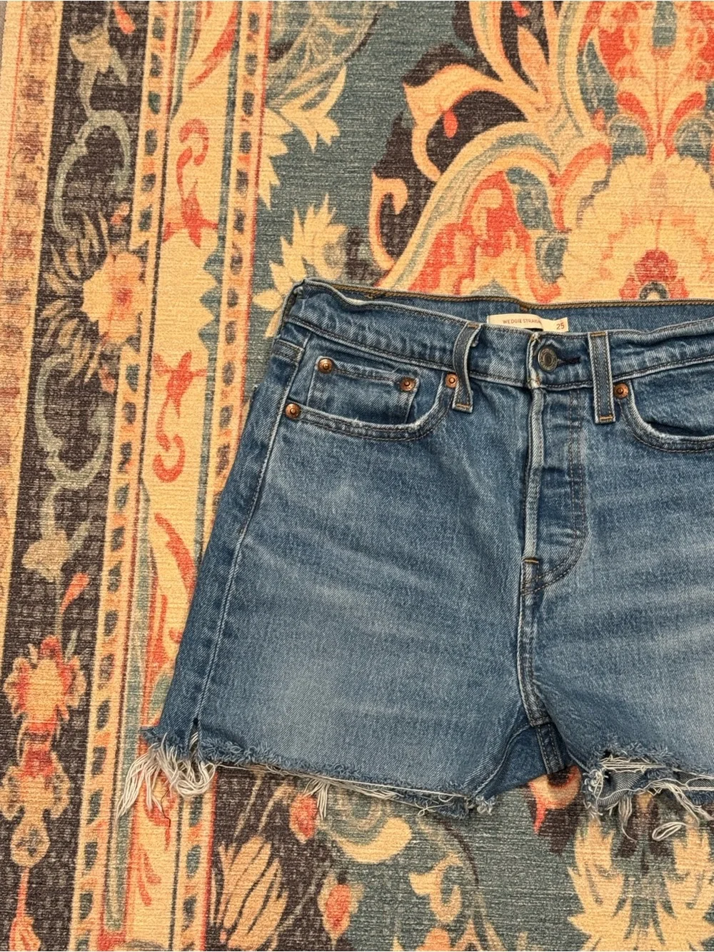LEVI’S Premium Blue Denim Wedgie Straight Cutoff Jean Shorts